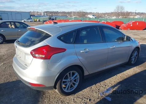 2016 Ford Focus Se z USA, uszkodzony, nr VIN 1FADP3K28GL382080